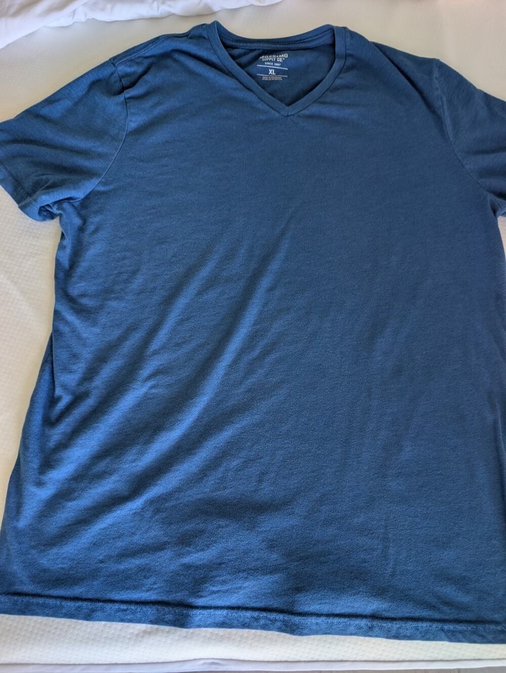 Mossimo Supply Co V-Neck Short Sleeve T-Shirt Blue XL, Timeless comfort , casual